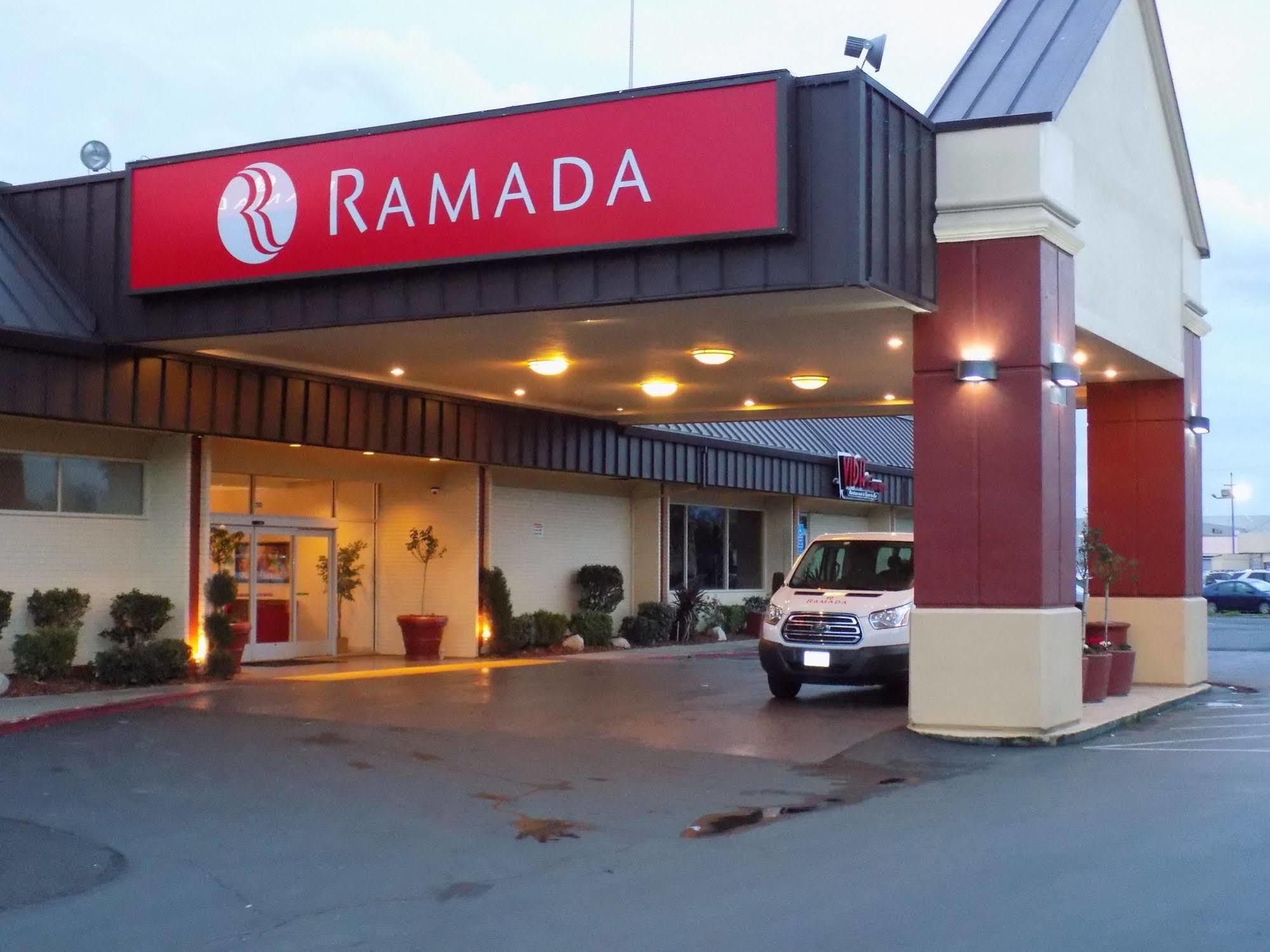 Hotel Ramada By Wyndham Sacramento North Highlands Exteriér fotografie